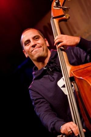 Michel Rosciglione à la contrebasse