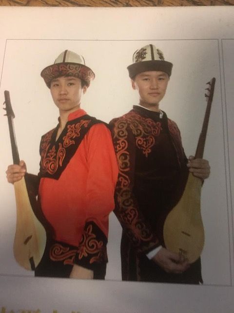 Les frères Eleman et Aïbek Kanybekov