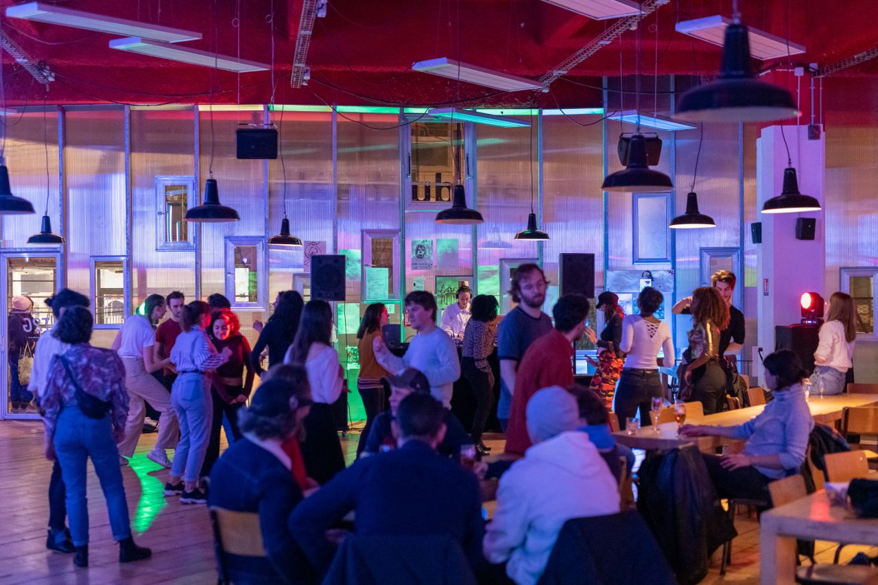 Sur les bords 4 © Martin Argyroglo